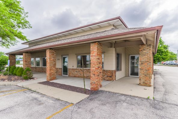 1215 Holiday Dr, Bloomington, IL 61704